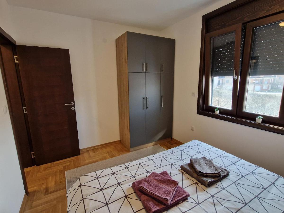 Mb Lux Apartment Vrnjačka Banja Exterior foto